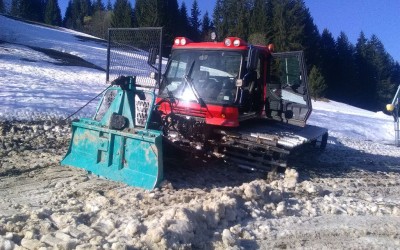 Débardage sur neige ( en zones humides ) avec dameuse Kassbohrer